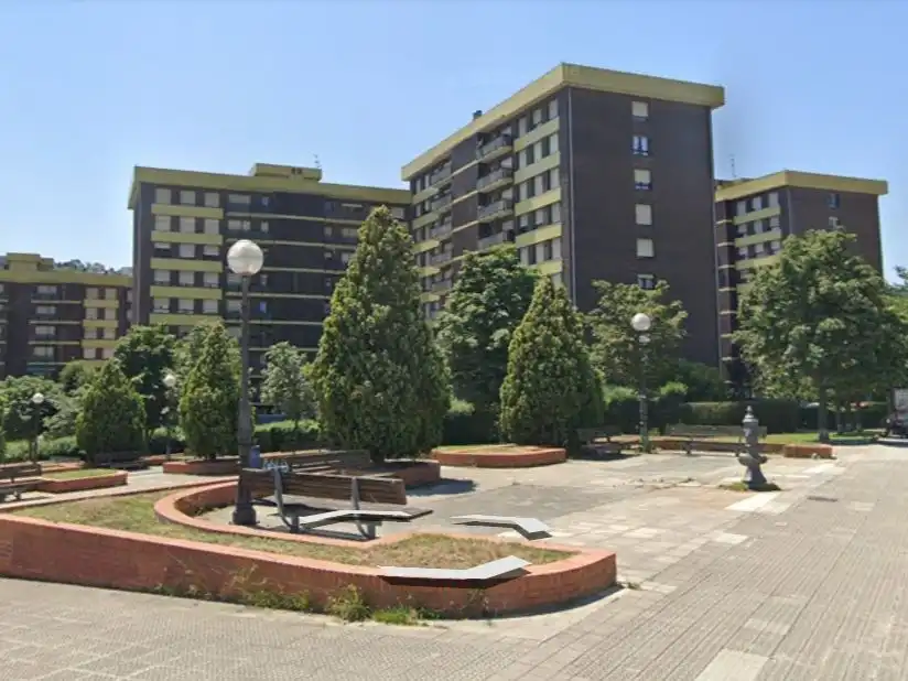 Exterior view of Flat for sale in Deusto