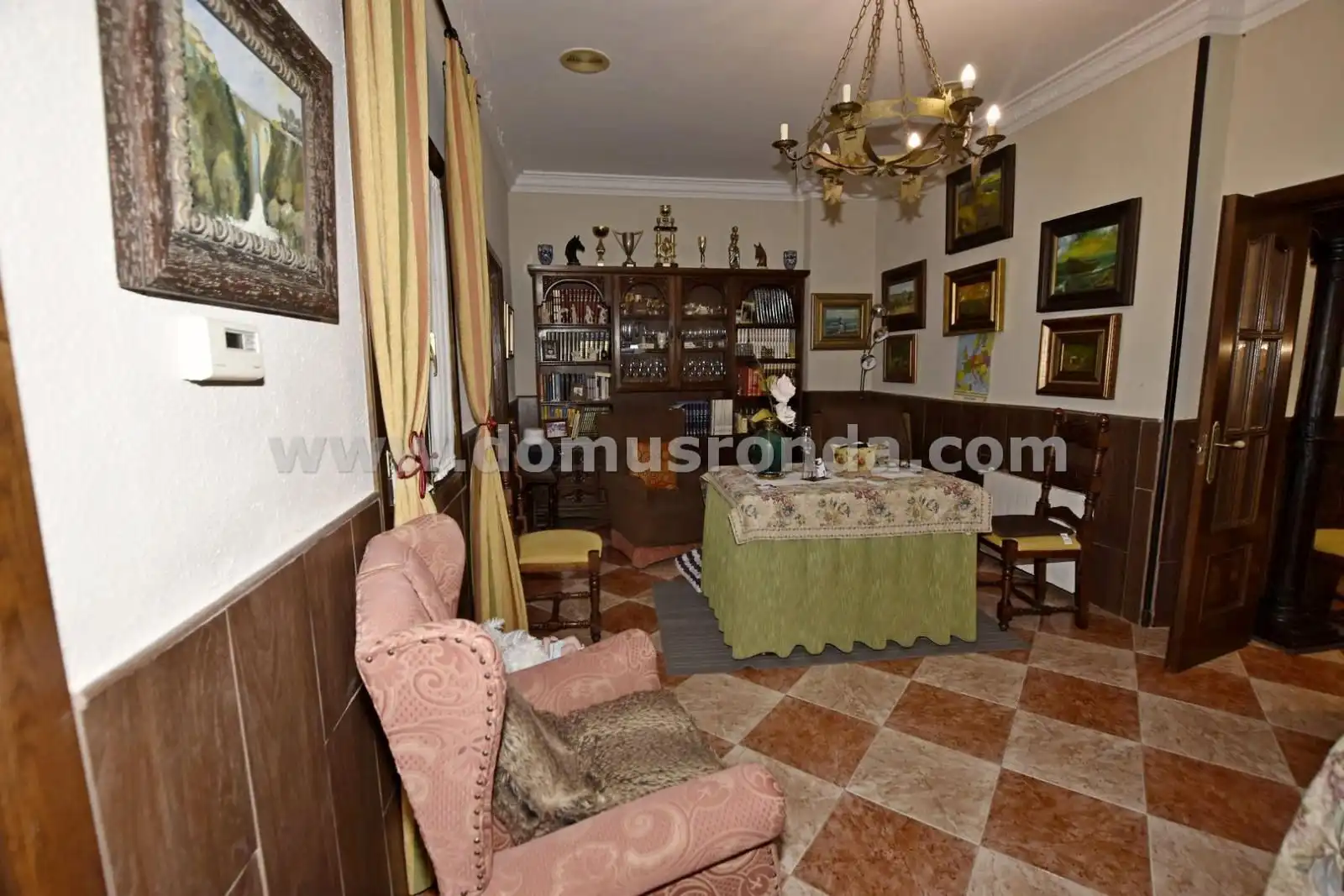 Wohnung zum Verkauf in Ronda mit Heizung, Terrasse und Möbliert