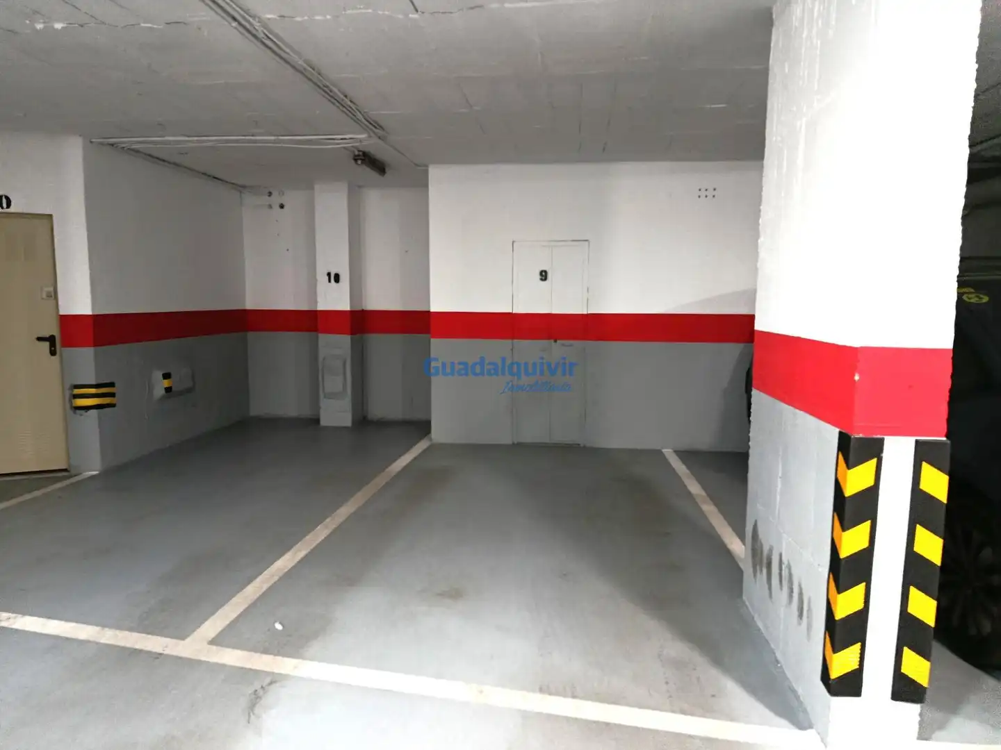 Parking de Piso en venta en Sevilla con Aire acondicionado, Terraza y Trastero
