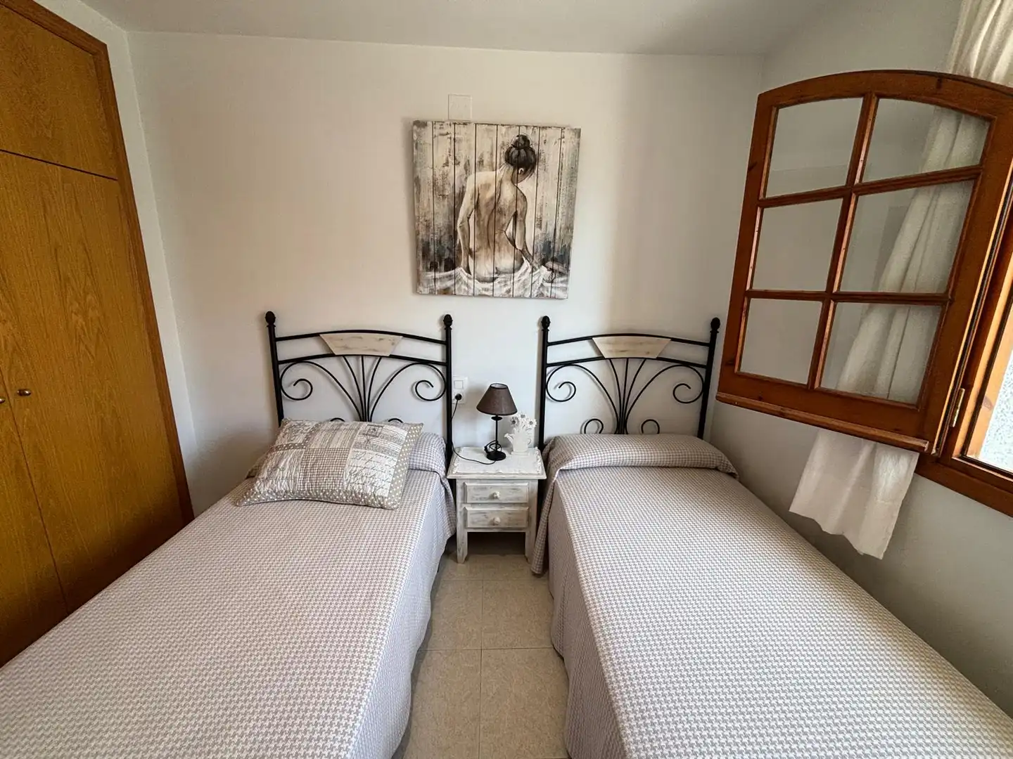 Habitación de Casa adosada en venta en Vandellòs i l'Hospitalet de l'Infant con Aire acondicionado, Jardín privado y Terraza