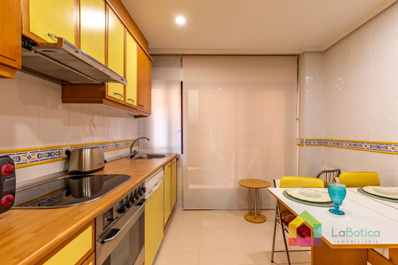 Kitchen of Flat for sale in Toledo  with Heating, Parquet flooring and Washing machine