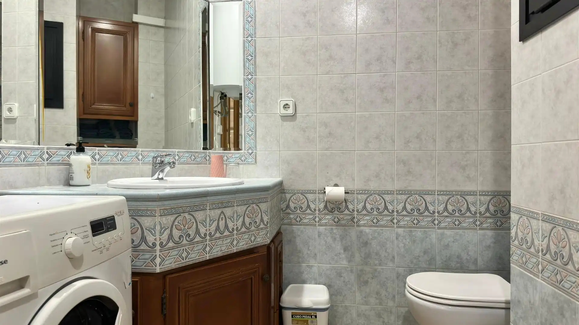 Bany de Apartament de lloguer en Alicante / Alacant amb Aire condicionat, Calefacció i Parquet