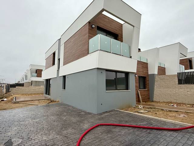 Casa adosada en Venta en El Bosque