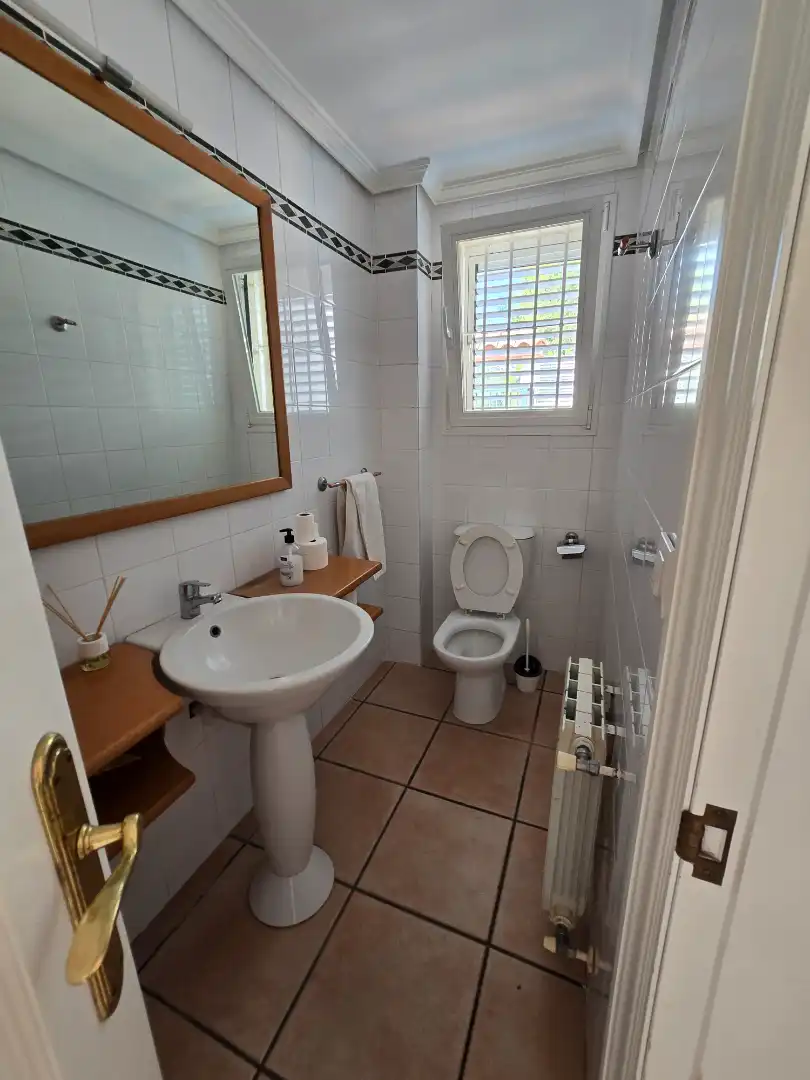 Bany de Casa o xalet en venda en Benicasim / Benicàssim amb Aire condicionat, Calefacció i Jardí privat
