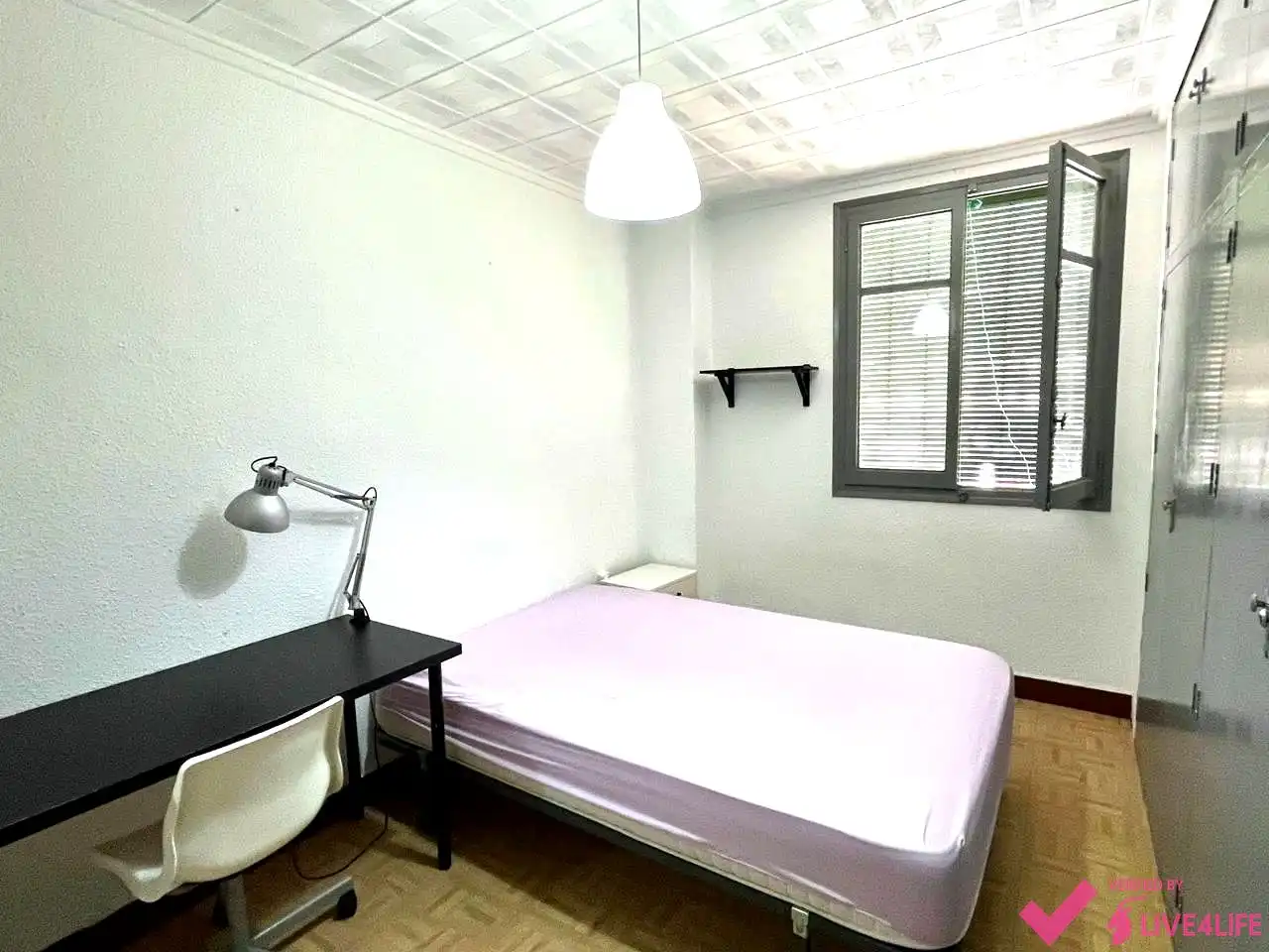 Habitación de Piso de alquiler en Valencia con Jardín privado y Amueblado