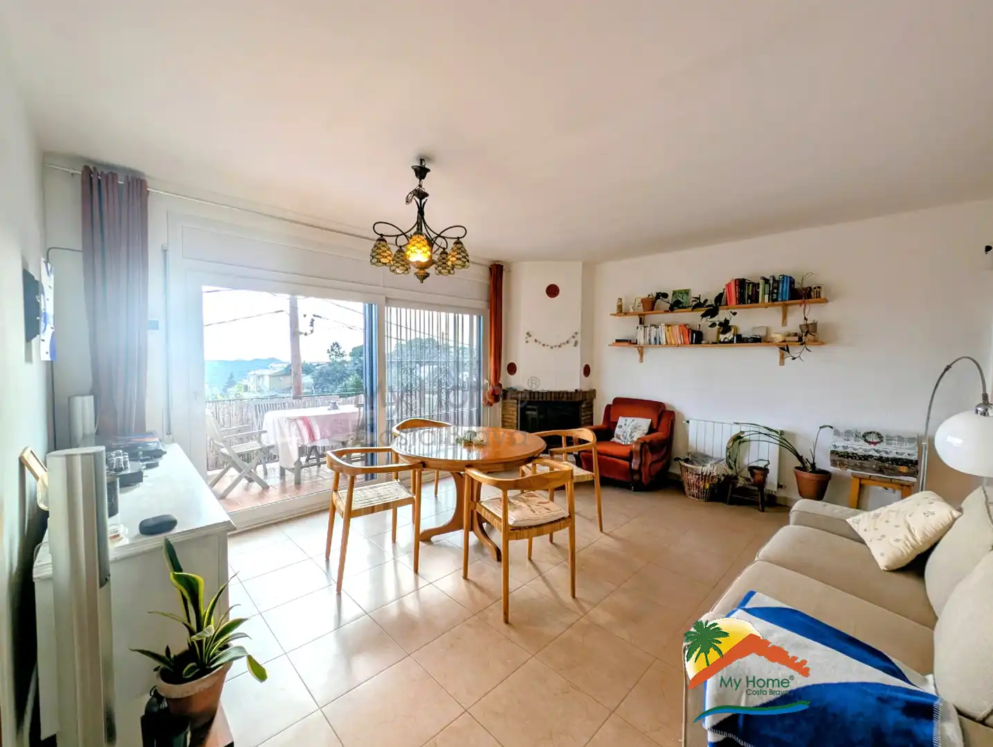 Sala d'estar de Casa o xalet en venda en Lloret de Mar amb Calefacció, Jardí privat i Terrassa