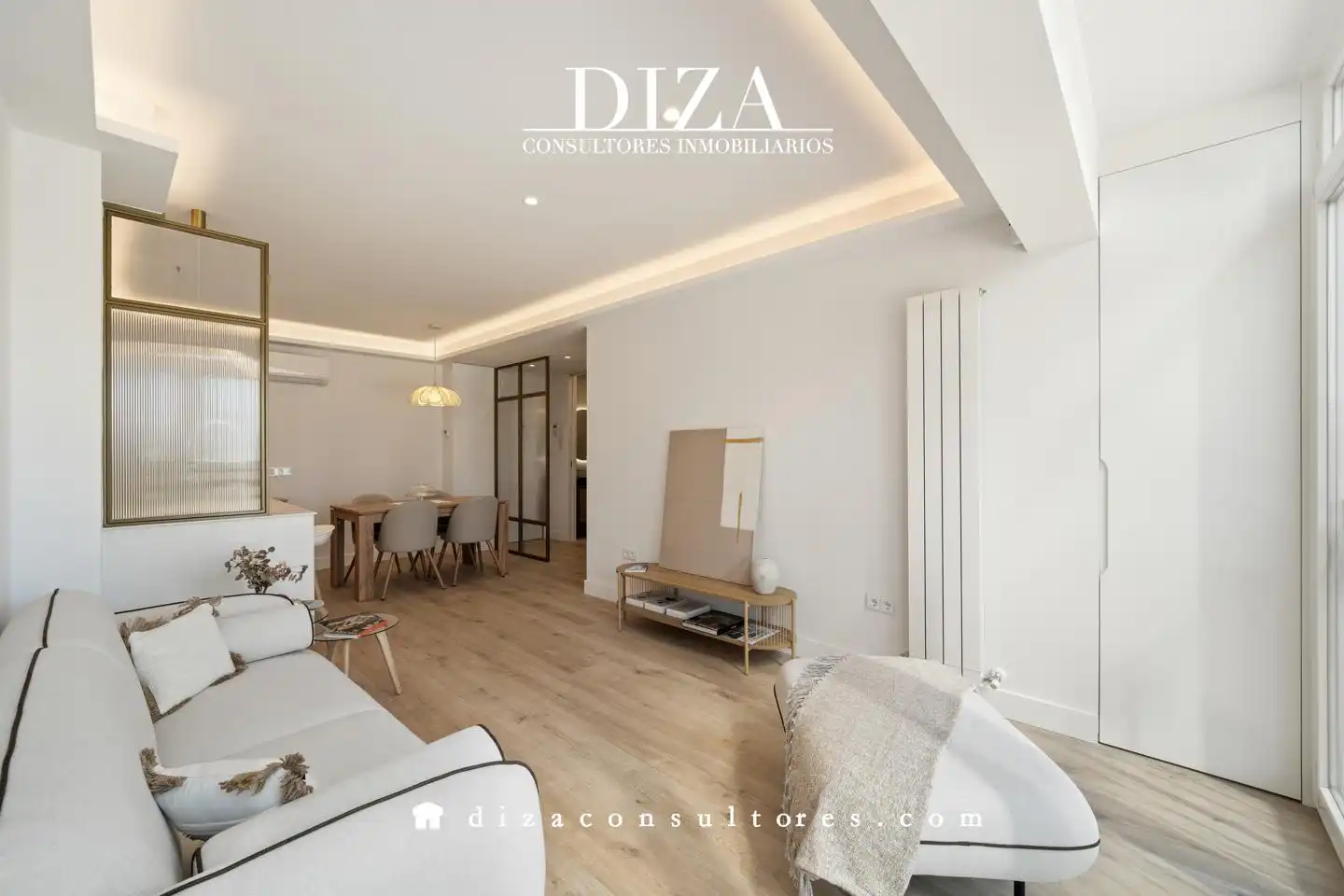 Living room of Flat for rent in Madrid  with Air Conditioner, Heating and Furnished