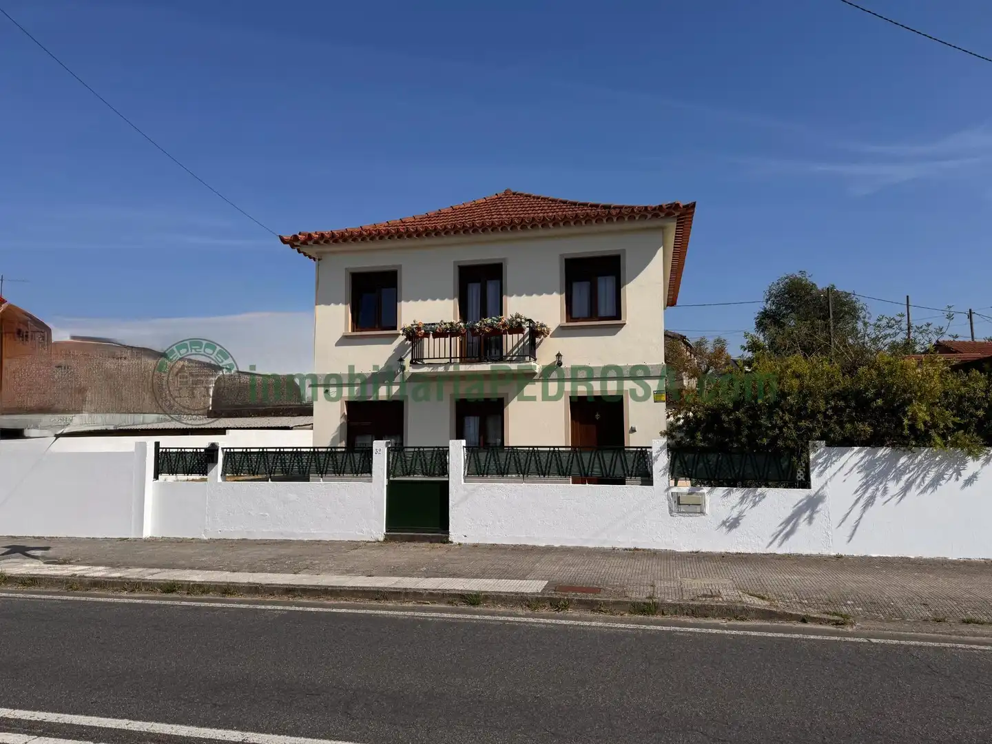 Vista exterior de Casa o xalet en venda en Pontevedra Capital  amb Calefacció, Jardí privat i Traster