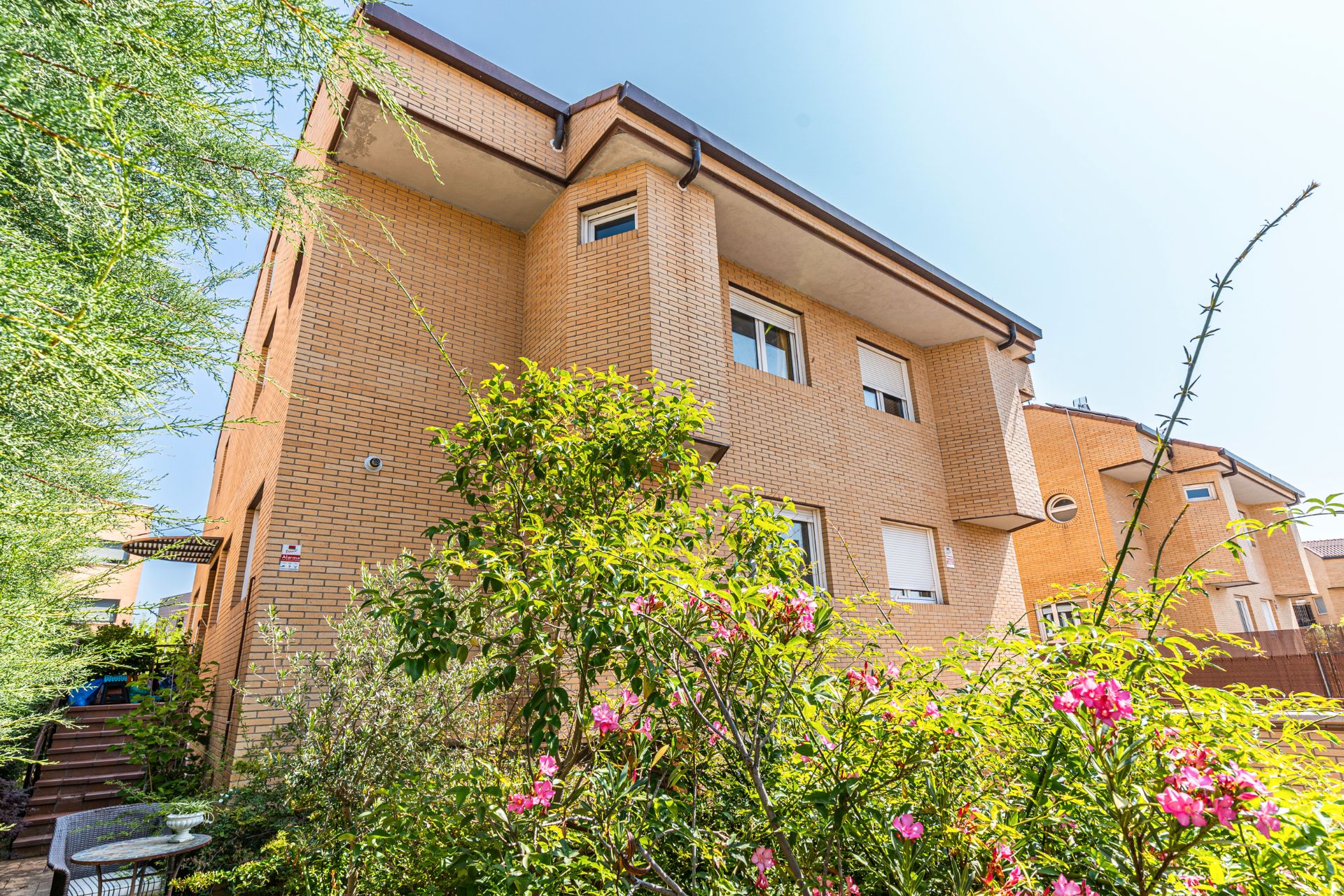 Exterior view of Single-family semi-detached for sale in Villanueva de la Cañada  with Heating, Private garden and Storage room