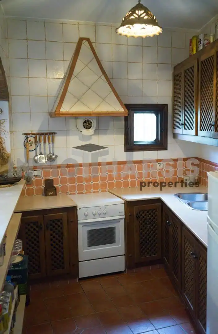 Cuina de Casa o xalet en venda en Abrucena amb Jardí privat, Terrassa i Moblat
