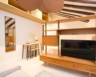 Sala d'estar de Apartament en venda en  Madrid Capital amb Aire condicionat