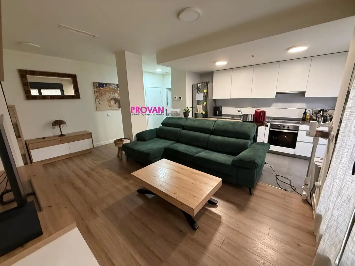 Sala de estar de Planta baja en venta en Torrejón de Ardoz con Aire acondicionado, Trastero y Piscina comunitaria