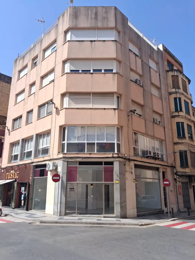 Vista exterior de Local de alquiler en Tortosa con Aire acondicionado