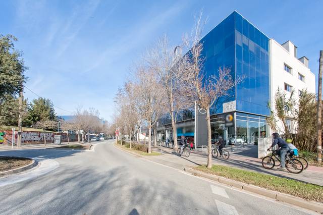 Oficina en Venta en Av. de les Corts Catalanes en Roquetes - Can Magí