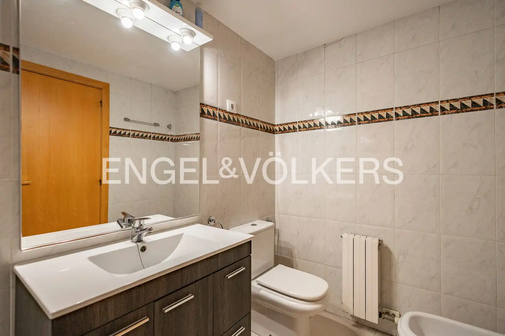 Bathroom of Flat for sale in Sant Joan Despí  with Air Conditioner, Heating and Terrace
