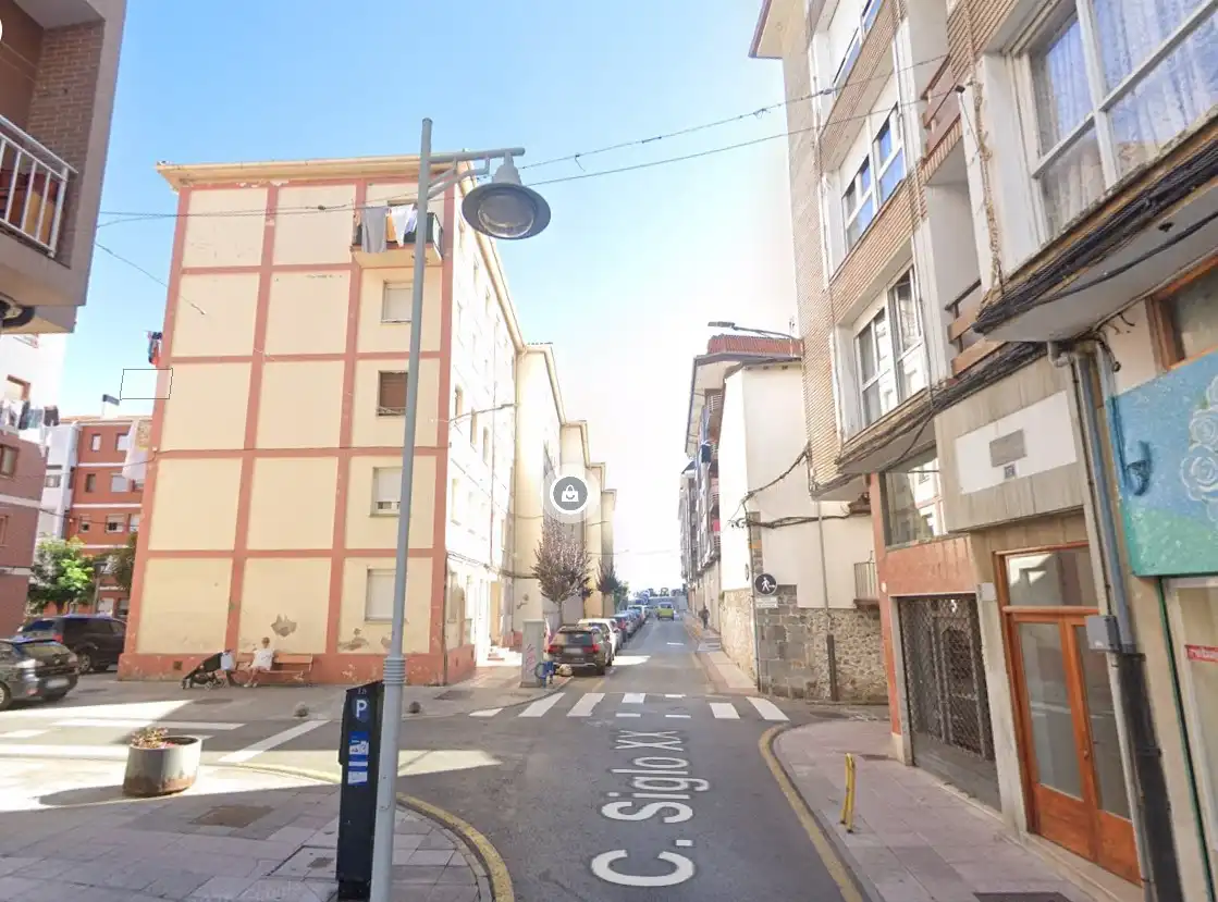 Vista exterior de Pis en venda en Castro-Urdiales amb Calefacció, Moblat i Forn