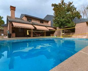 Piscina de Casa o xalet en venda en Las Rozas de Madrid amb Aire condicionat i Piscina