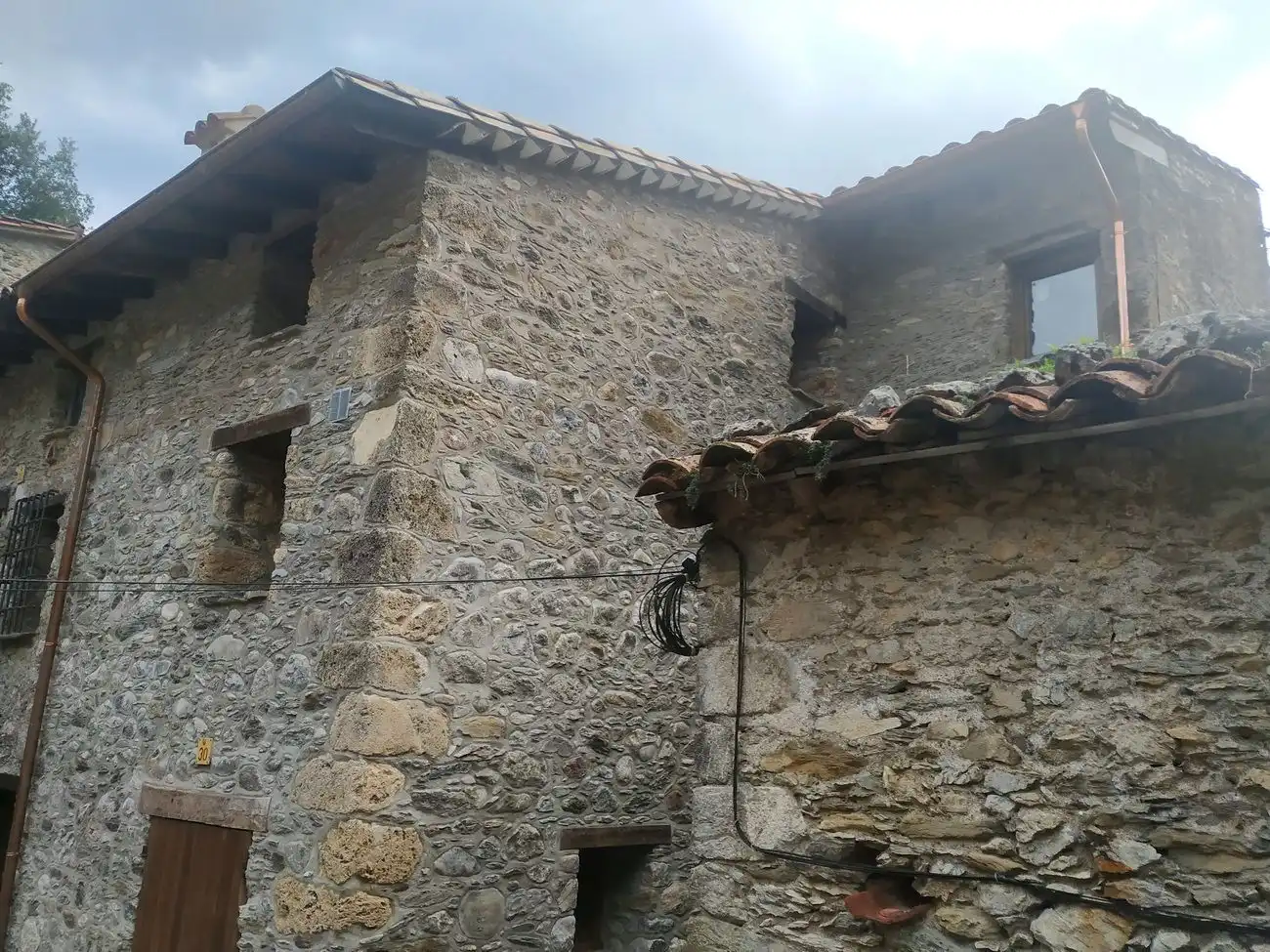 Vista exterior de Casa adosada en venda en Camprodon amb Jardí privat