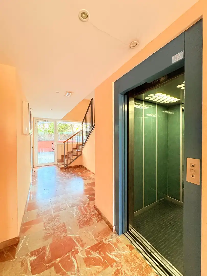 Dúplex en venta en Torredembarra con Aire acondicionado, Terraza y Horno