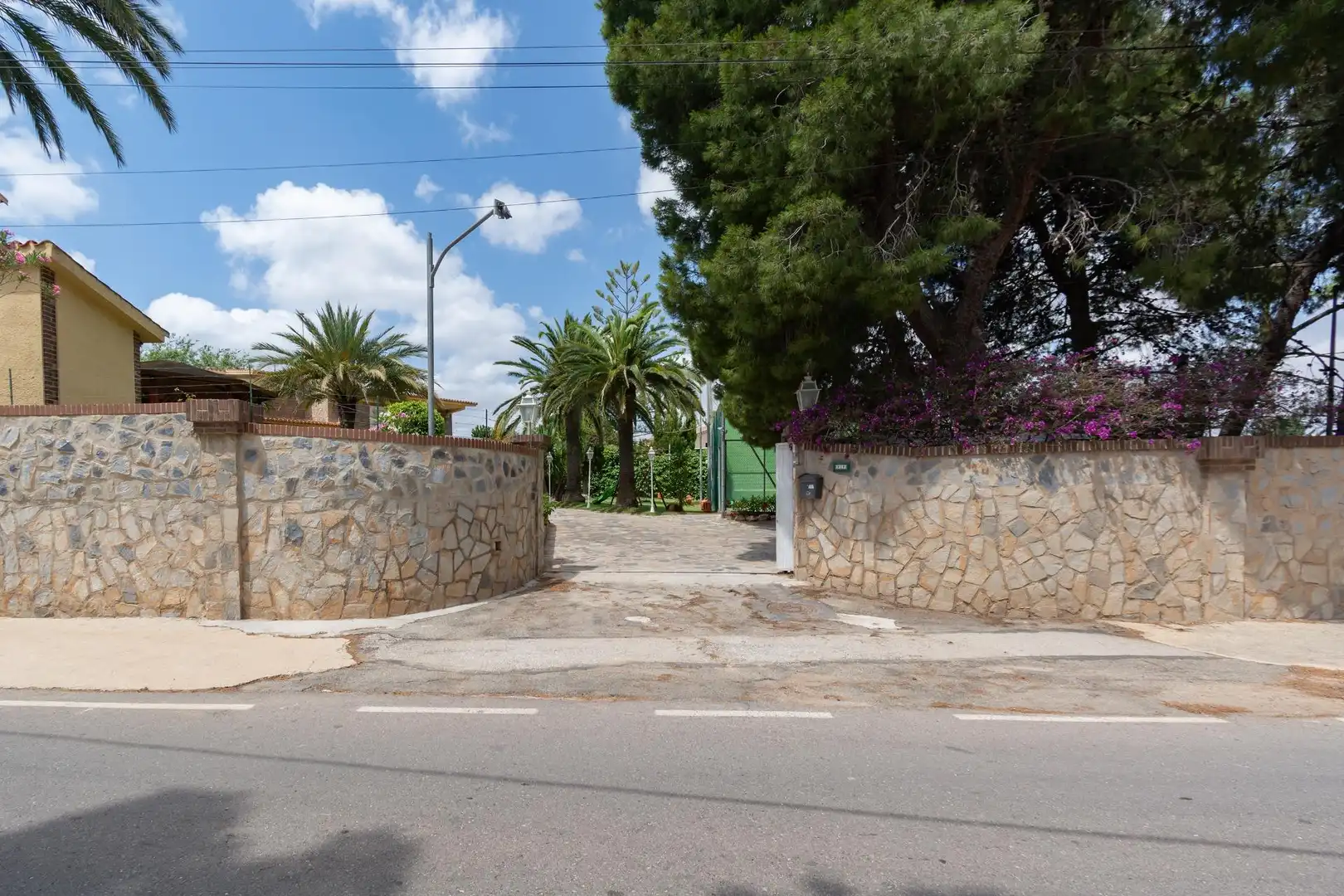 Vista exterior de Casa o xalet en venda en Cartagena amb Aire condicionat, Calefacció i Jardí privat