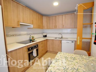 Maison mitoyenne avec piscine à vendre à Avenida L'Almassera