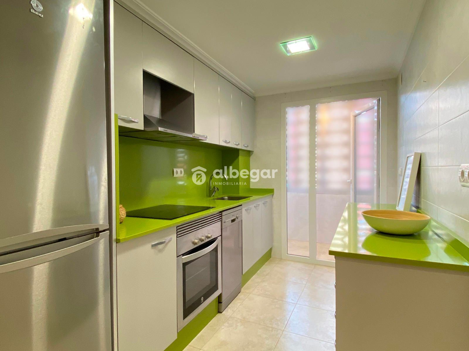 Kitchen of Flat to rent in Sueca  with Air Conditioner, Furnished and Oven