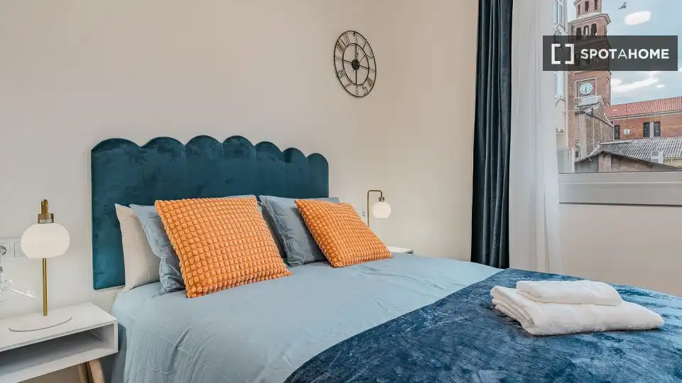 Bedroom of Flat for rent in L'Hospitalet de Llobregat  with Air Conditioner, Heating and Furnished