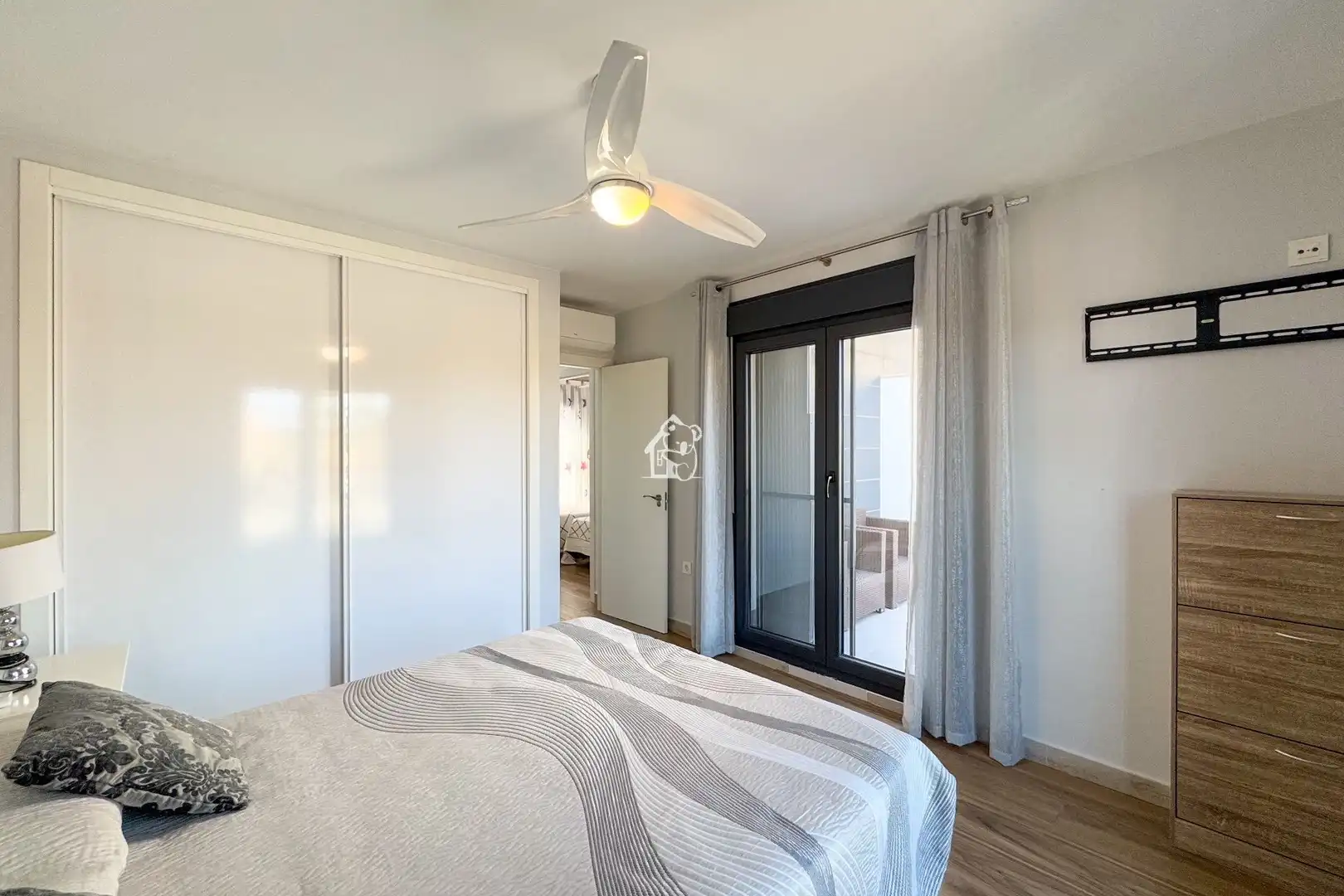Habitación de Casa adosada de alquiler en Pilar de la Horadada con Aire acondicionado, Jardín privado y Terraza