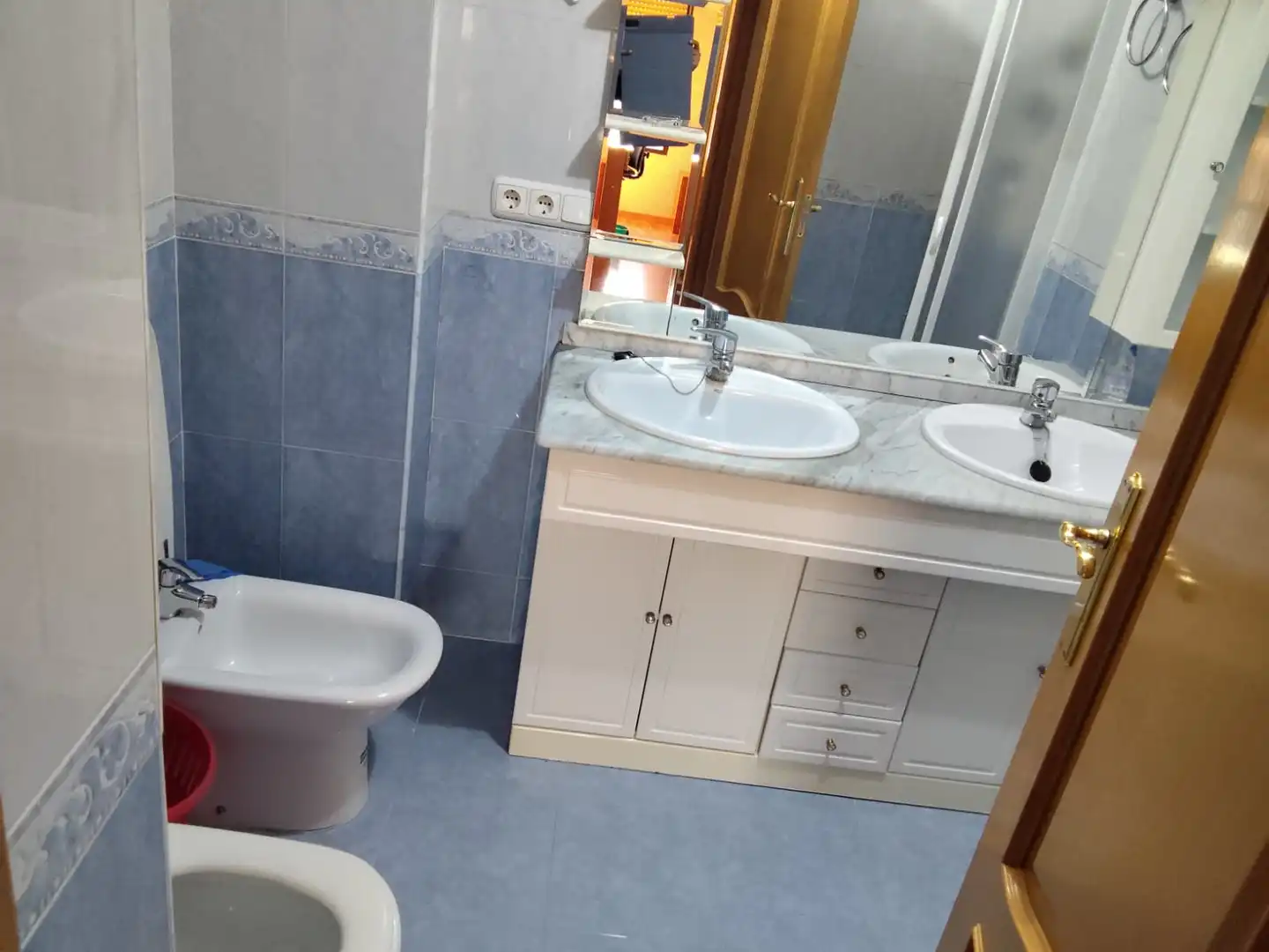 Bany de Pis en venda en Albacete amb Calefacció, Parquet i Terrassa