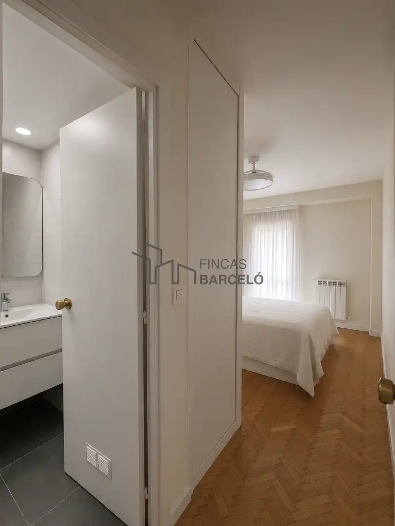 Bedroom of Flat for sale in Zaragoza