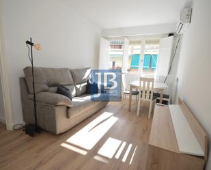 Living room of Flat to rent in Canals  with Air Conditioner and Balcony