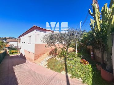 Villa zum Verkauf in Santa Maria de Montserrat