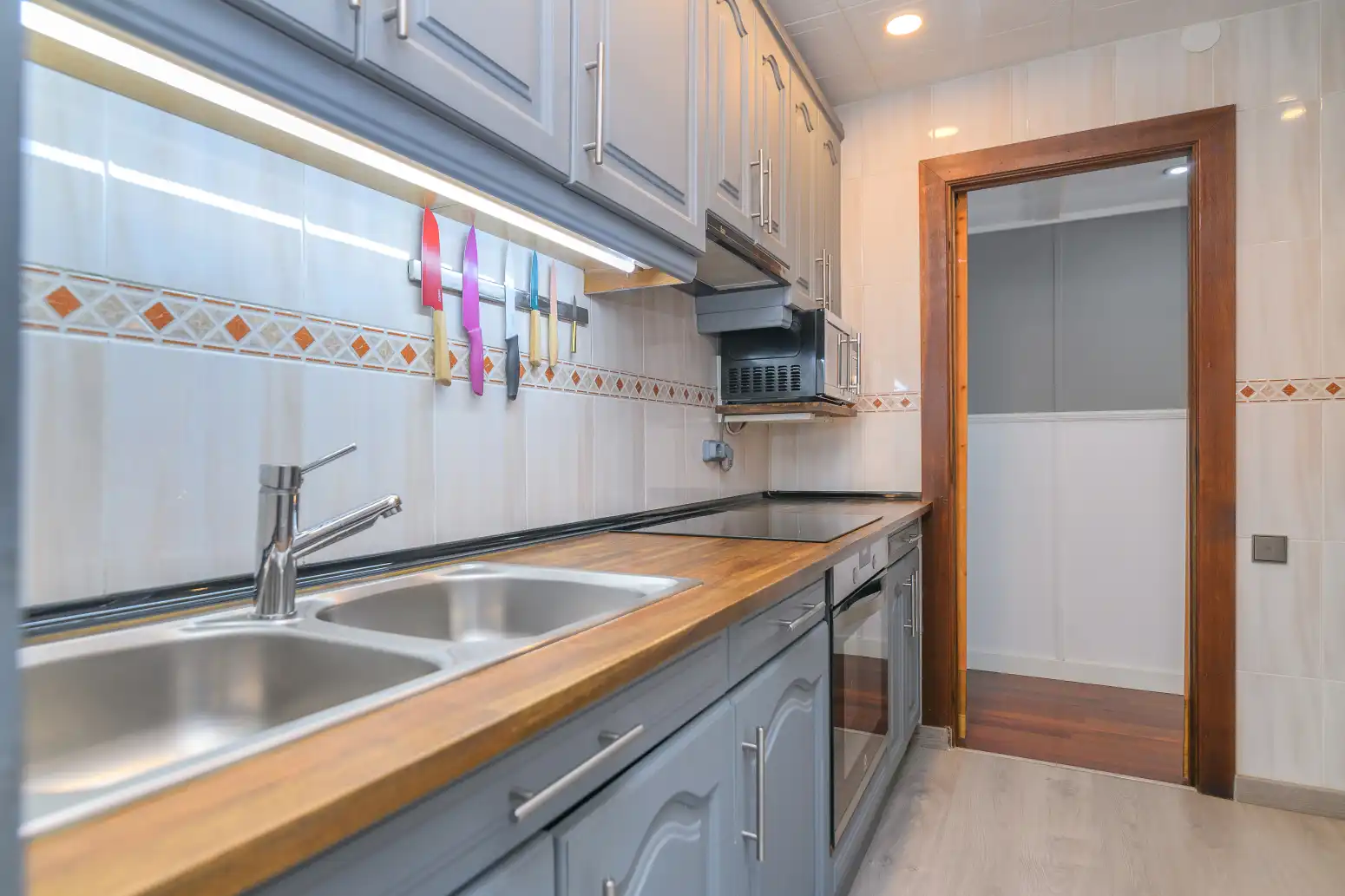 Küche von Wohnung zum Verkauf in Barcelona mit Heizung, Parkett und Balkon