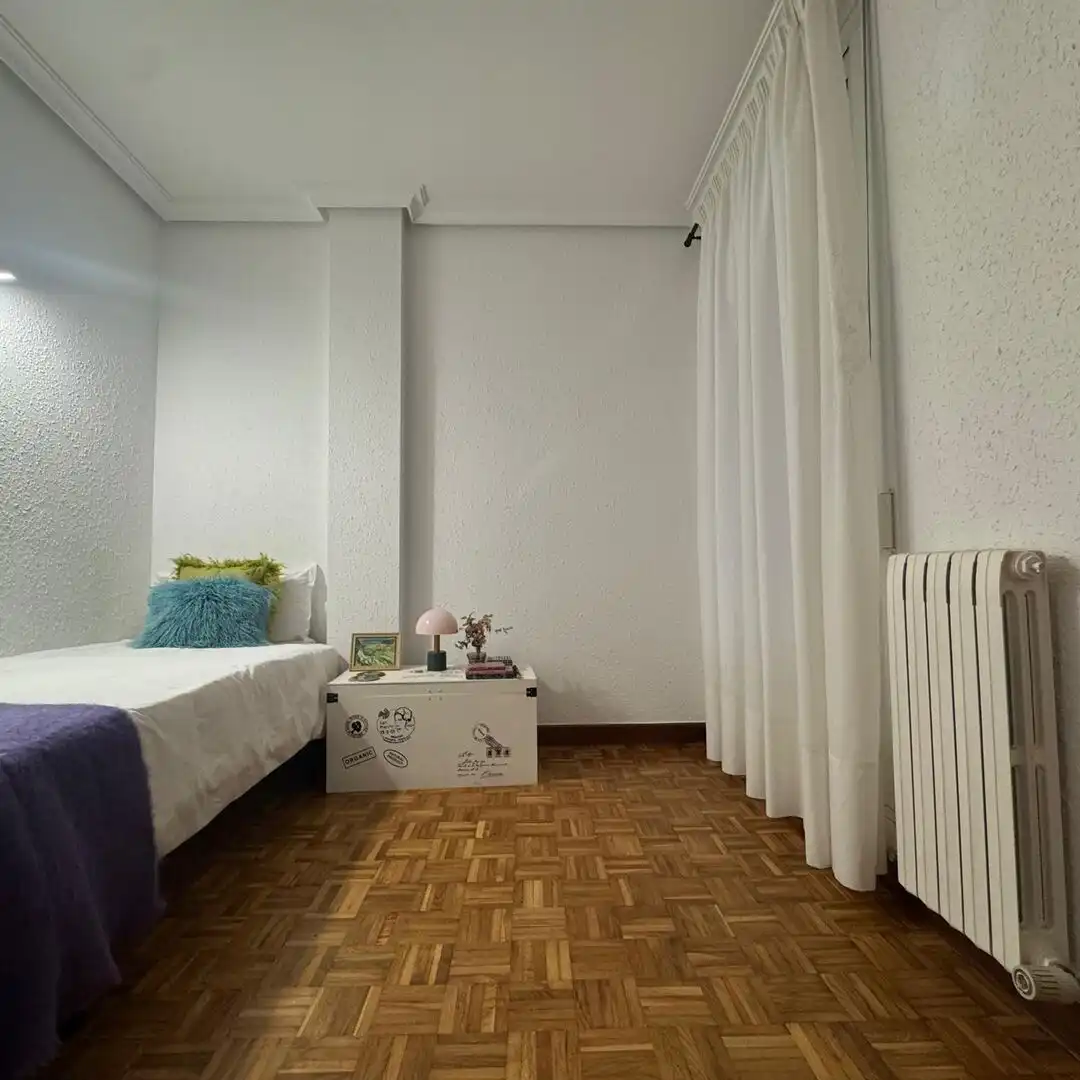 Habitación de Piso en venta en Irura con Calefacción y Amueblado