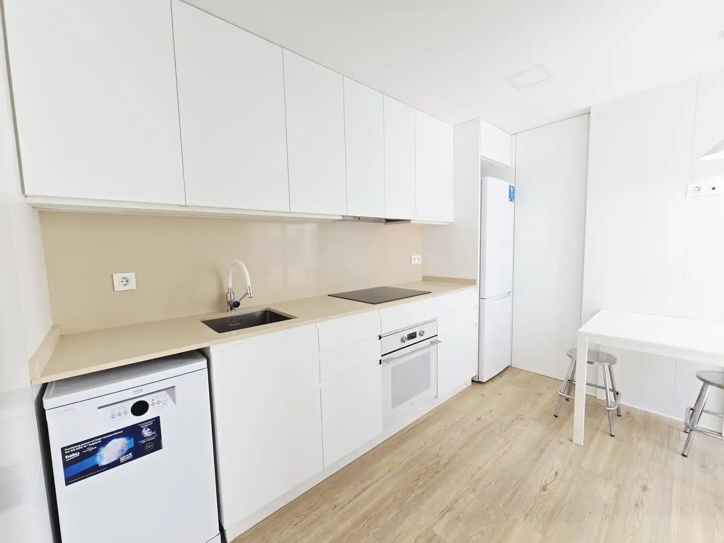 Kitchen of Flat for rent in Valencia  with Parquet flooring and Terrace