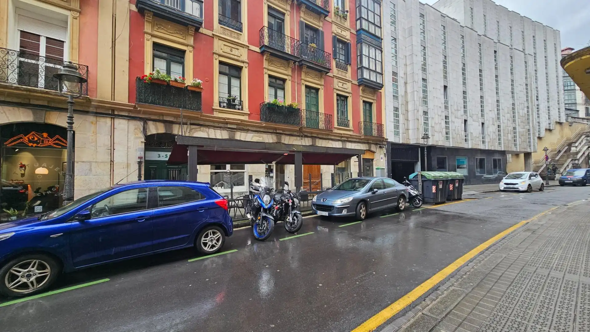 Aparcament de Pis en venda en Bilbao  amb Traster