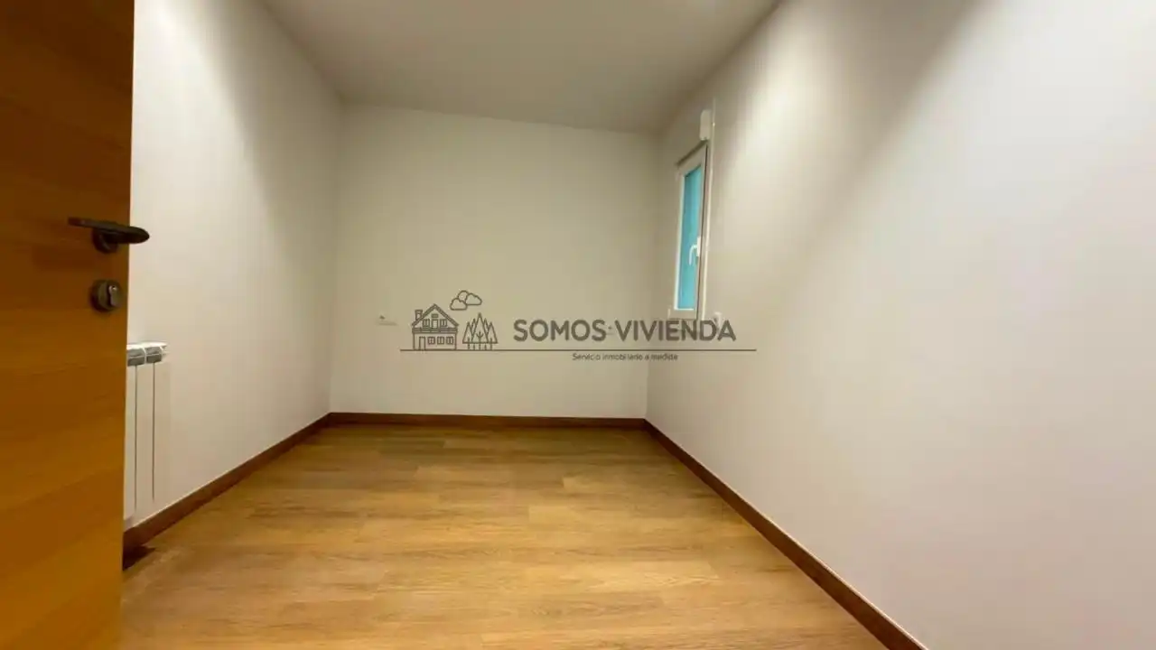 Habitación de Piso en venta en Ourense Capital  con Calefacción