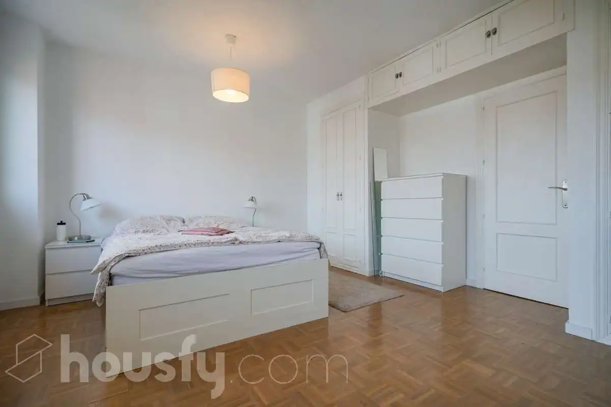 Bedroom of Flat for rent in Madrid  with Air Conditioner, Heating and Furnished