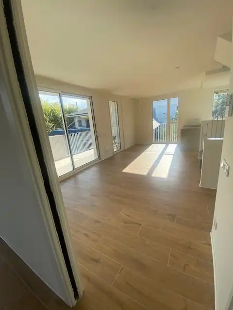 Piso de obra nueva con piscina en venta en Carrer d'Álvarez 25, imagen 3