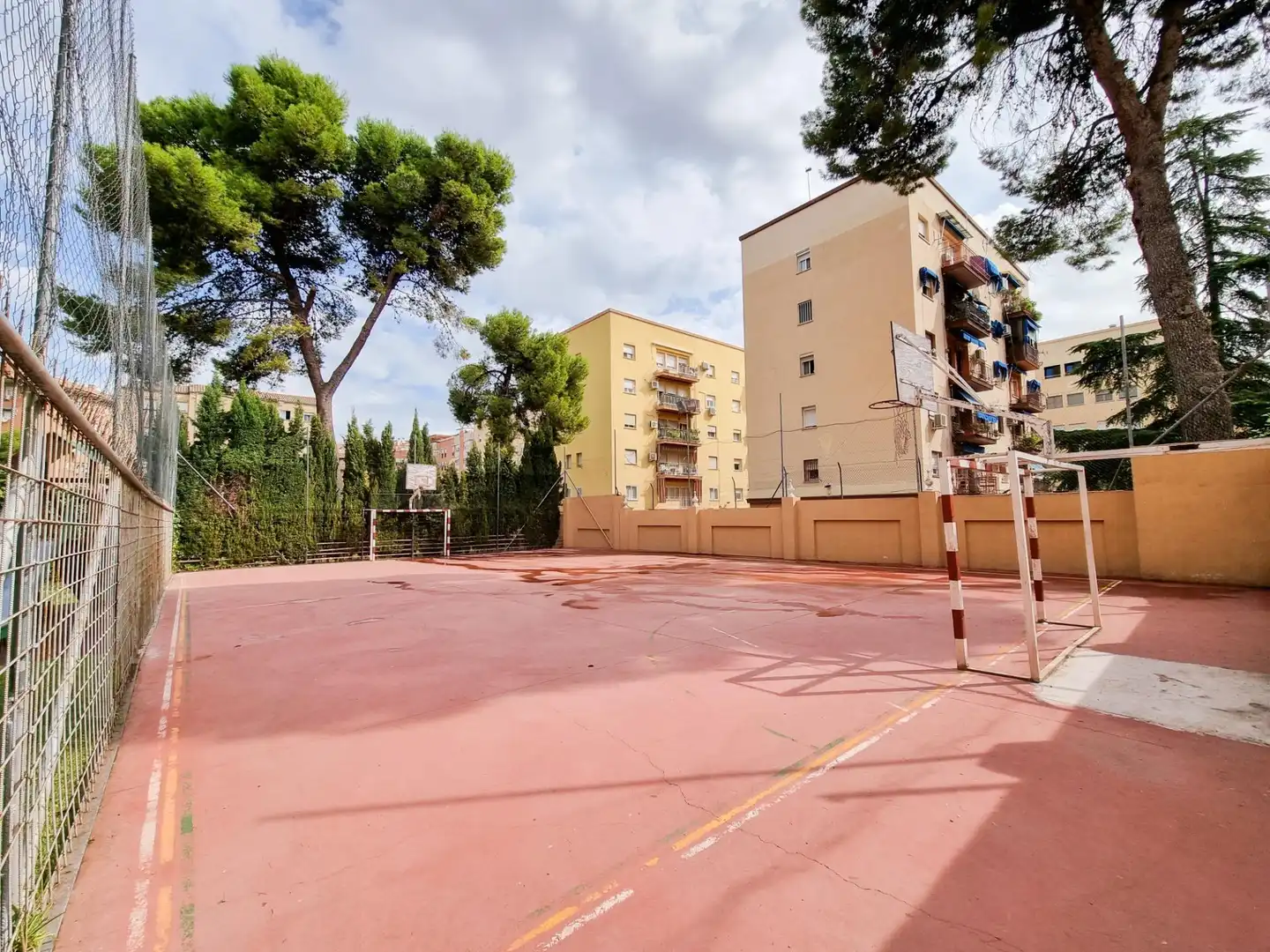 Piso en venta en Calle Manuel Caballero Venzalá, Renfe - Bulevar 1ª y 2ª Fase