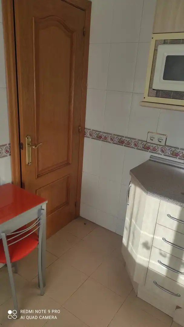 Cuina de Apartament de lloguer en Cáceres amb Aire condicionat, Calefacció i Moblat