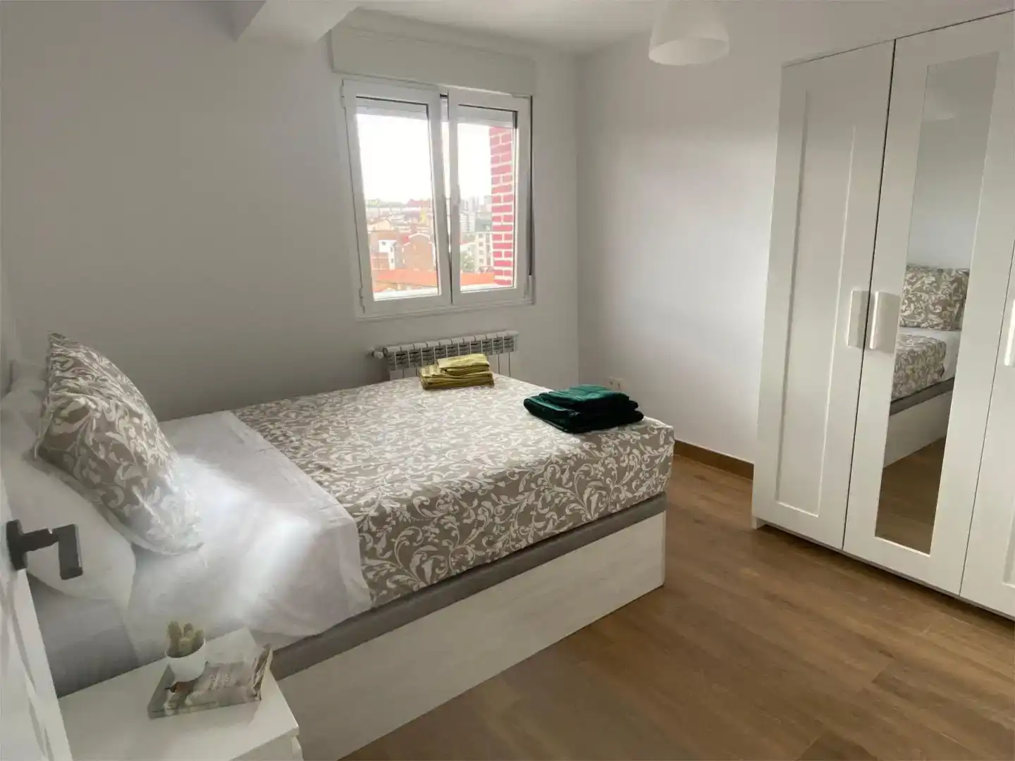 Schlafzimmer von Dachboden zur Miete in Oviedo 