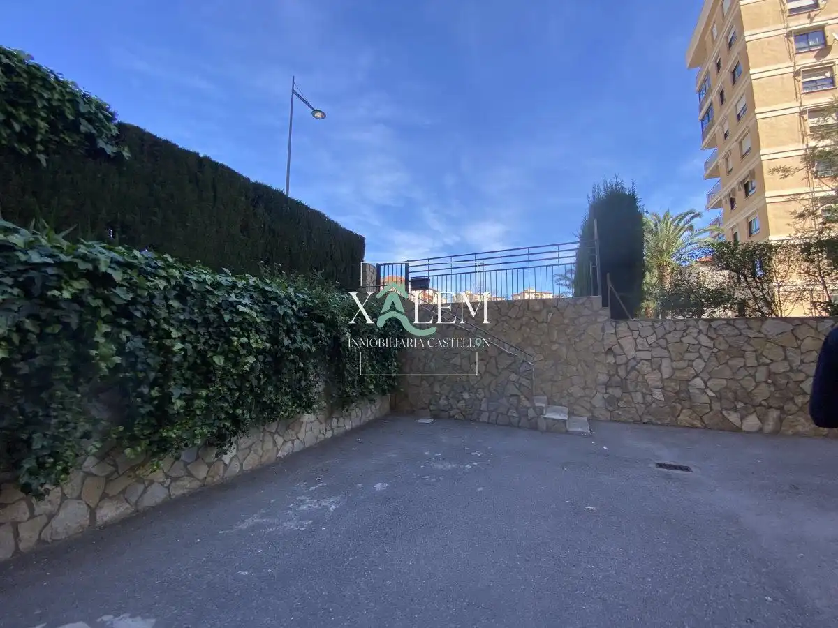 Vista exterior de Pis en venda en Castellón de la Plana / Castelló de la Plana amb Balcó