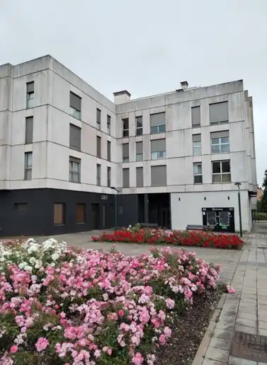 Vista exterior de Pis en venda en Gijón  amb Calefacció, Parquet i Traster