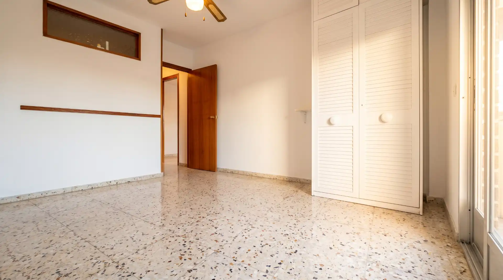 Habitación de Piso en venta en Alicante / Alacant con Calefacción, Amueblado y Horno