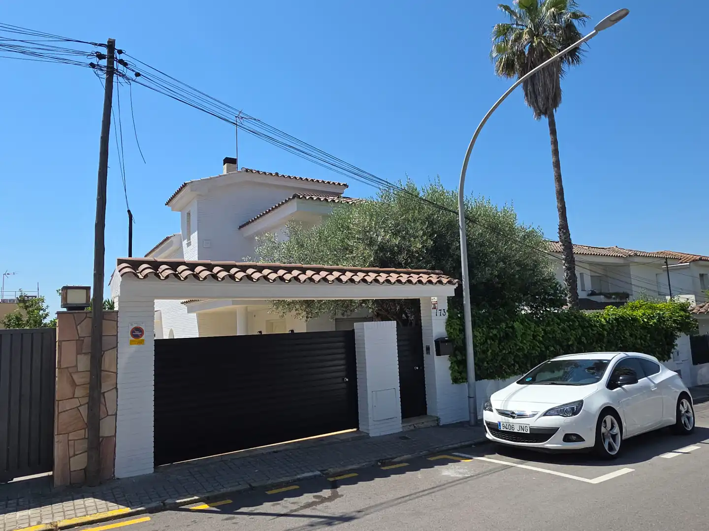Vista exterior de Casa o chalet en venta en El Masnou con Calefacción, Jardín privado y Parquet