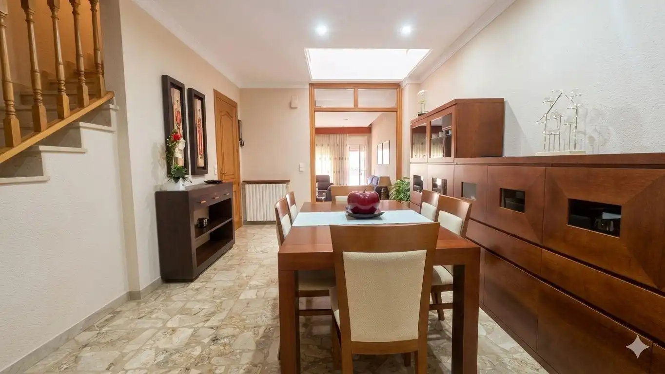 Comedor de Casa adosada en venta en Olesa de Montserrat con Aire acondicionado, Calefacción y Terraza