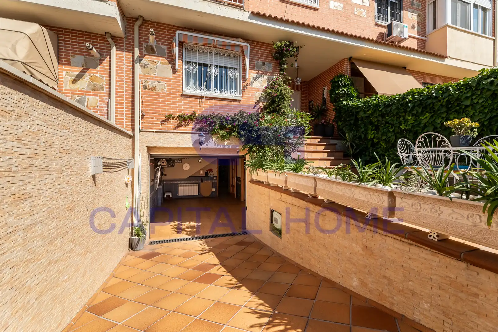 Jardí de Casa adosada en venda en Navalcarnero amb Calefacció i Moblat