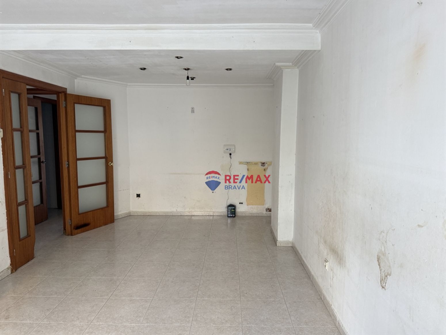 Flat for sale in Salt