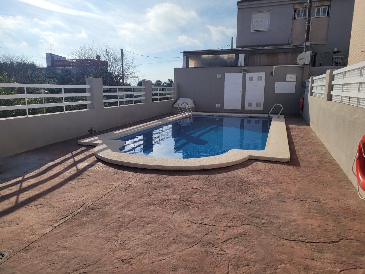 Piscina de Casa adosada en venda en Almazora / Almassora amb Aire condicionat, Terrassa i Balcó